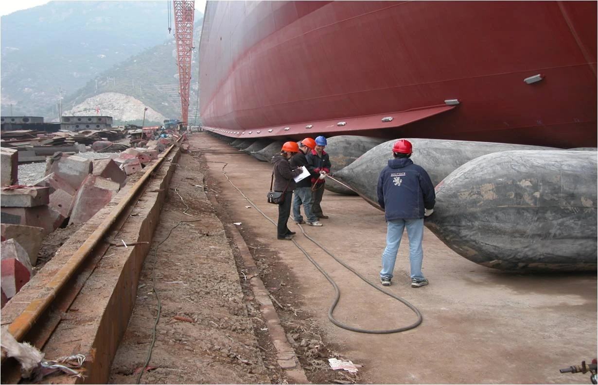 product-615-393 custom_4ply_anti_aging_rubber_pneumatic_ship_launching_airbags_and_air_lift_bags